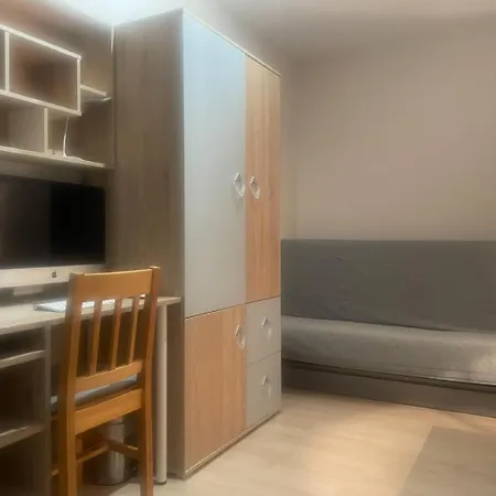 Room, комната, Miedzy Airport Wro A Centrum Apartment Breslau